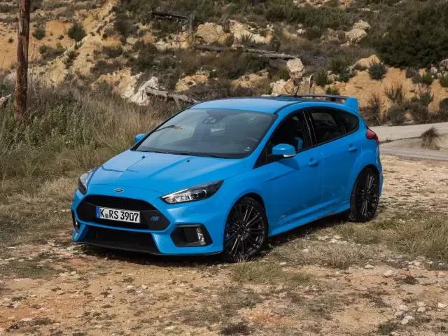 福特福克斯两厢rs落地,福特福克斯rs拉力赛车