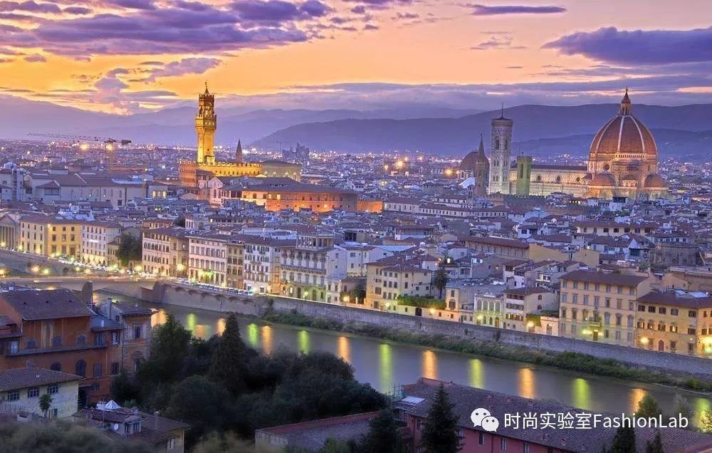 2折起的国际奢品折扣，去到这个意式奥莱小镇就能秒到