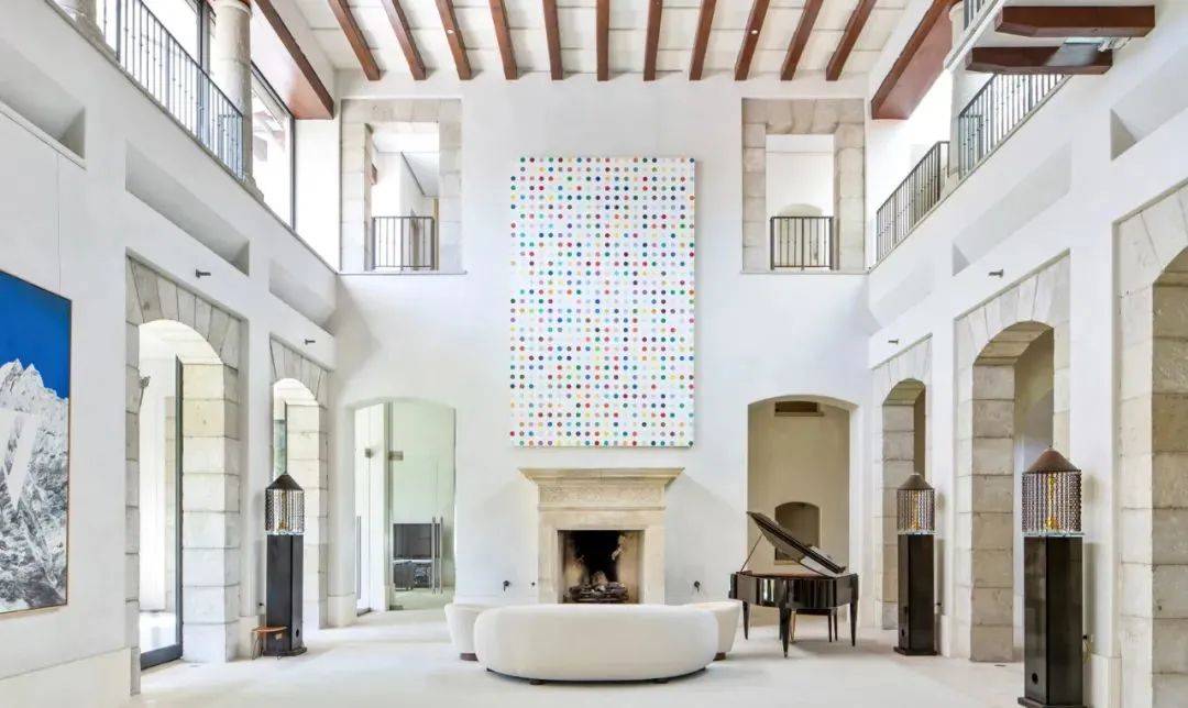 这个华人在美国被称作华人食神,80岁喜得子,老婆是美女还是硕士