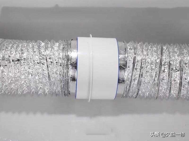 烟道漏烟先检查烟道漏点，确认具体漏烟位置再处理也不迟