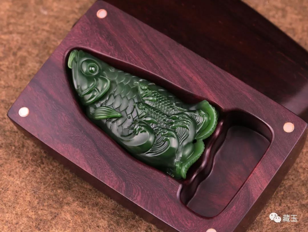 碧玉翠绿和菠菜绿的区别,碧玉菠菜绿是很暗的绿吗