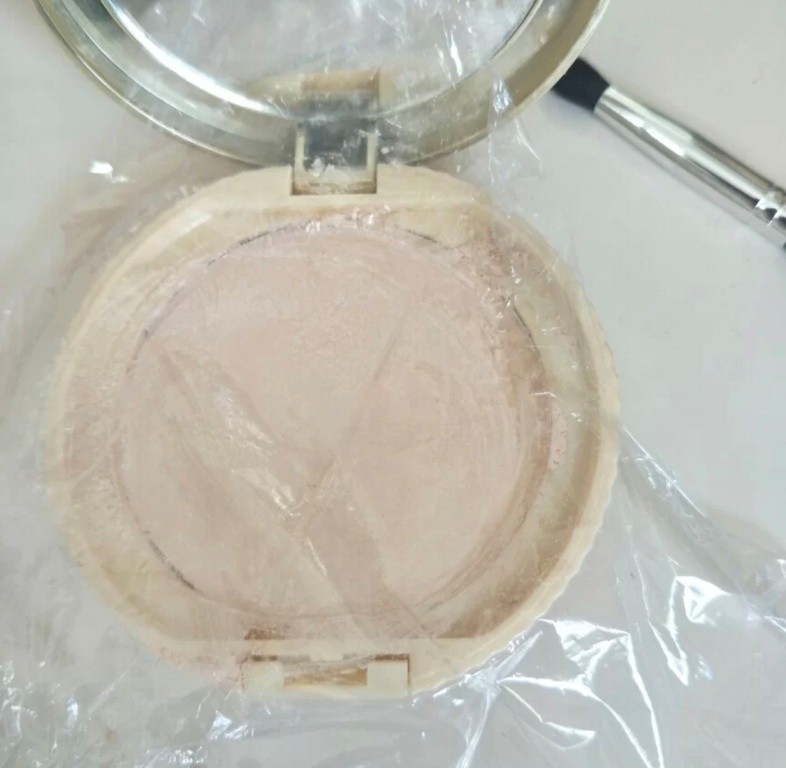 粉饼碎了不要扔，这样做马上又是新的一盒
