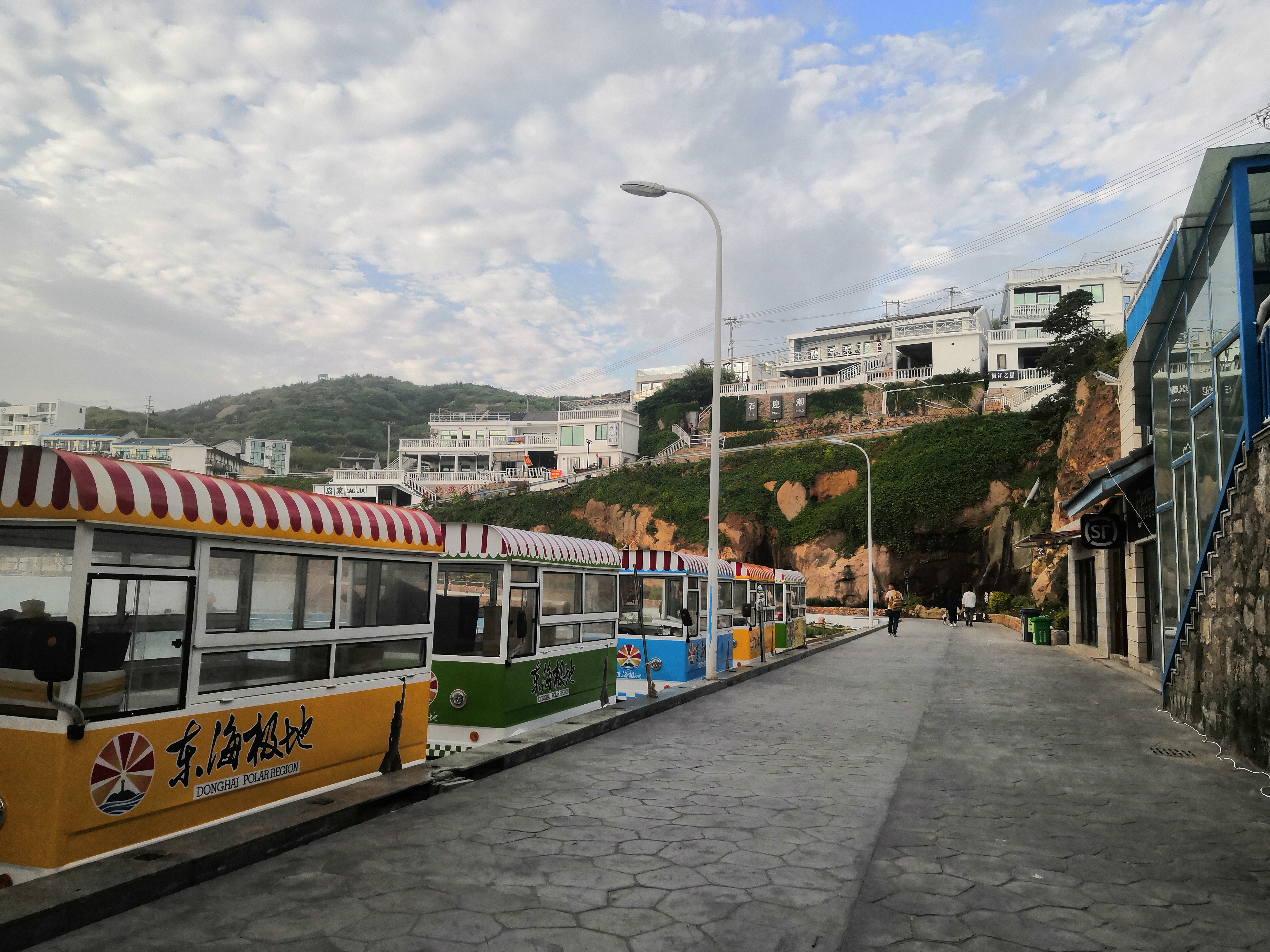 东极岛，这座远离城市喧嚣的小众海岛，因韩寒的《后会无期》大火