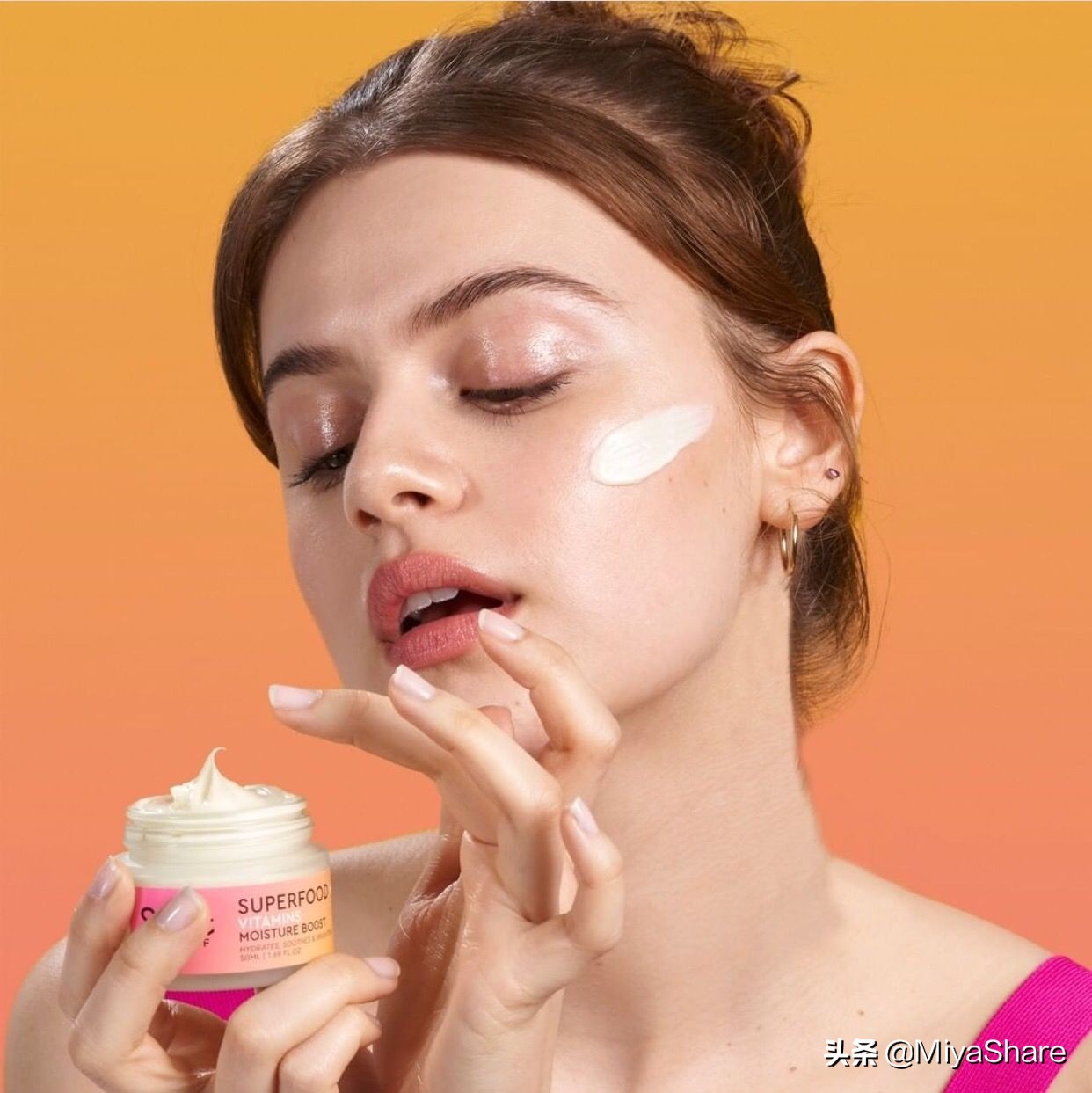 化妆棉涂爽肤水有用吗,爽肤水用化妆棉好还是手涂好