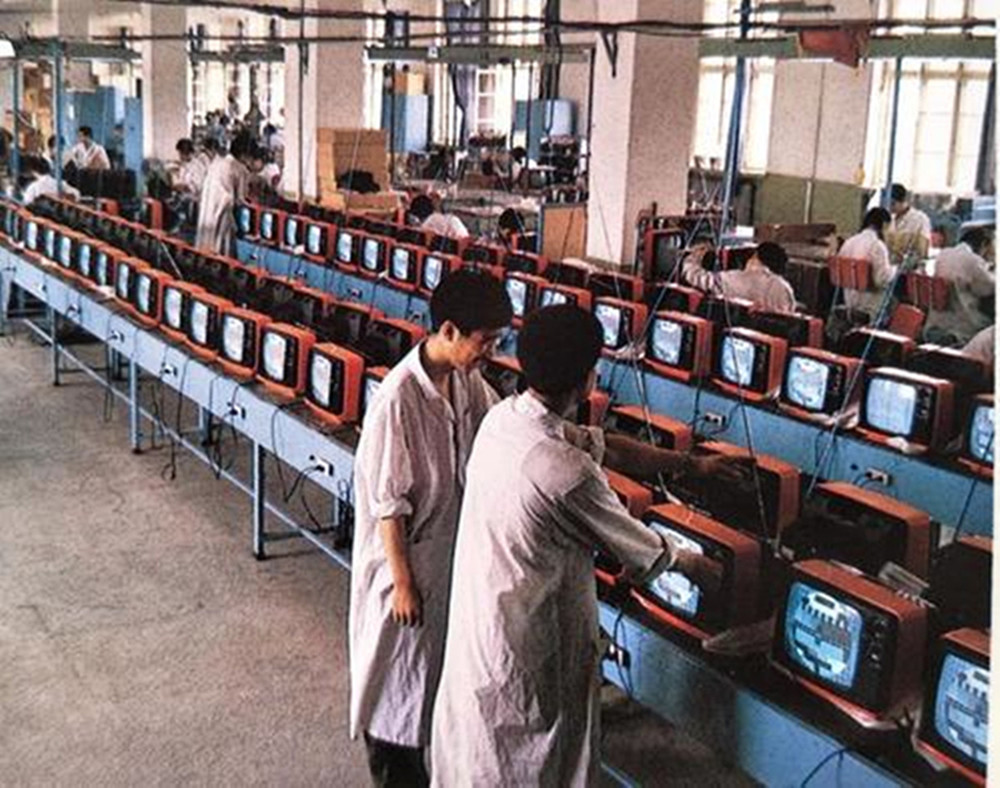 工厂陷入用工荒年轻人宁愿送外卖,年轻人宁愿送外卖也不去职校