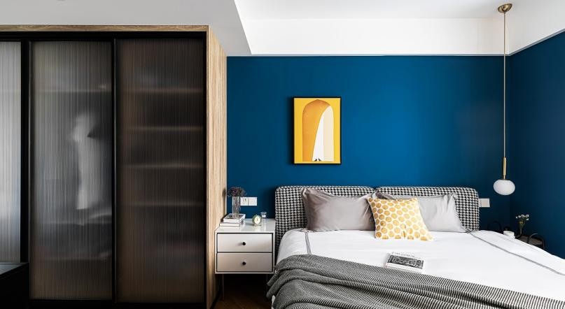 别做占位置的落地柜了，打柜子记得悬空70cm，清爽干净又显空间大