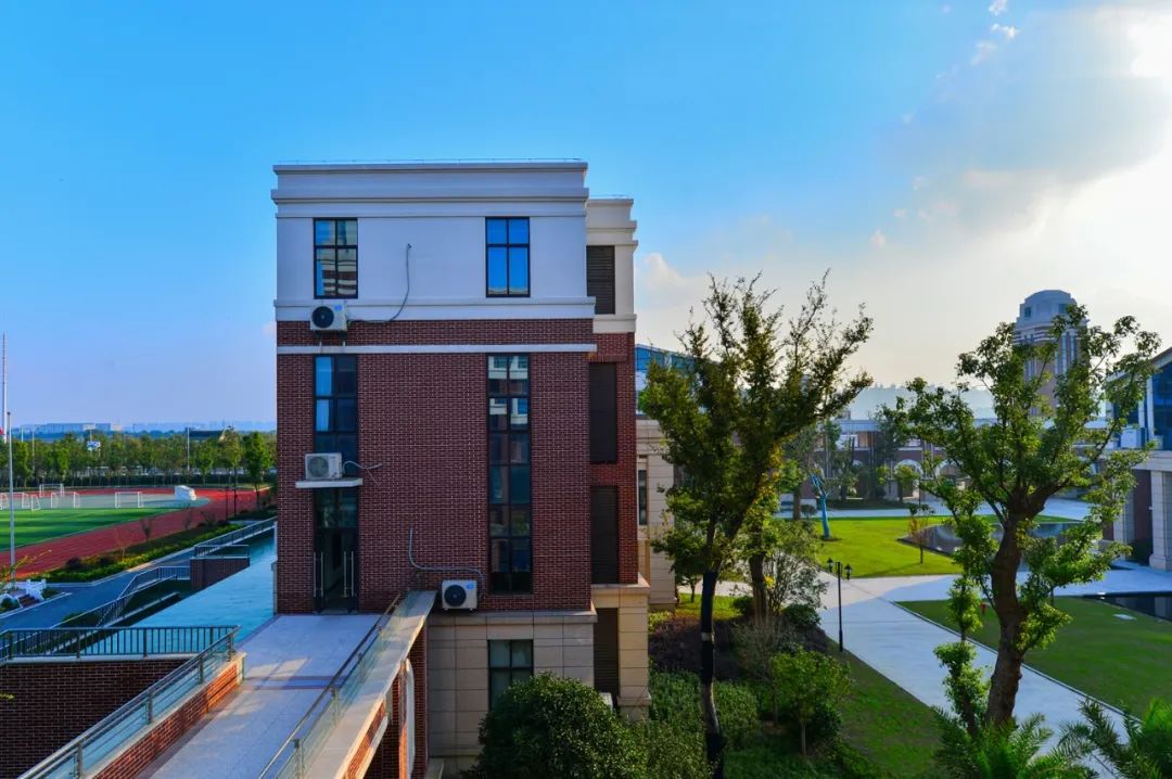 江苏南通八一中学官网,南通市八一中学升学率