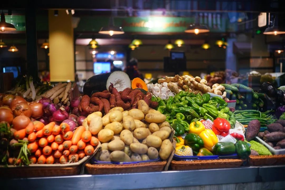 这条街,可能是全上海最时髦又接地气的