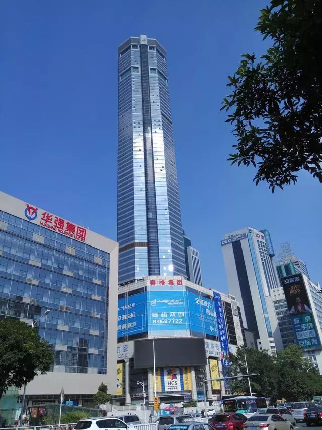 iPhone11降价1000，“中国电子第一街”惨变“美妆城”？