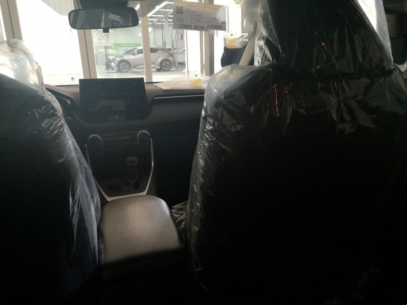 丰田荣放优点大揭秘,配置实用性强,动力输出平顺稳定