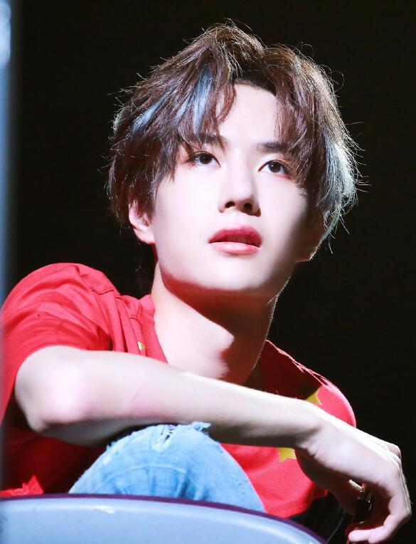 中分尴尬期怎么弄好看,中分怎么抓出纹理感