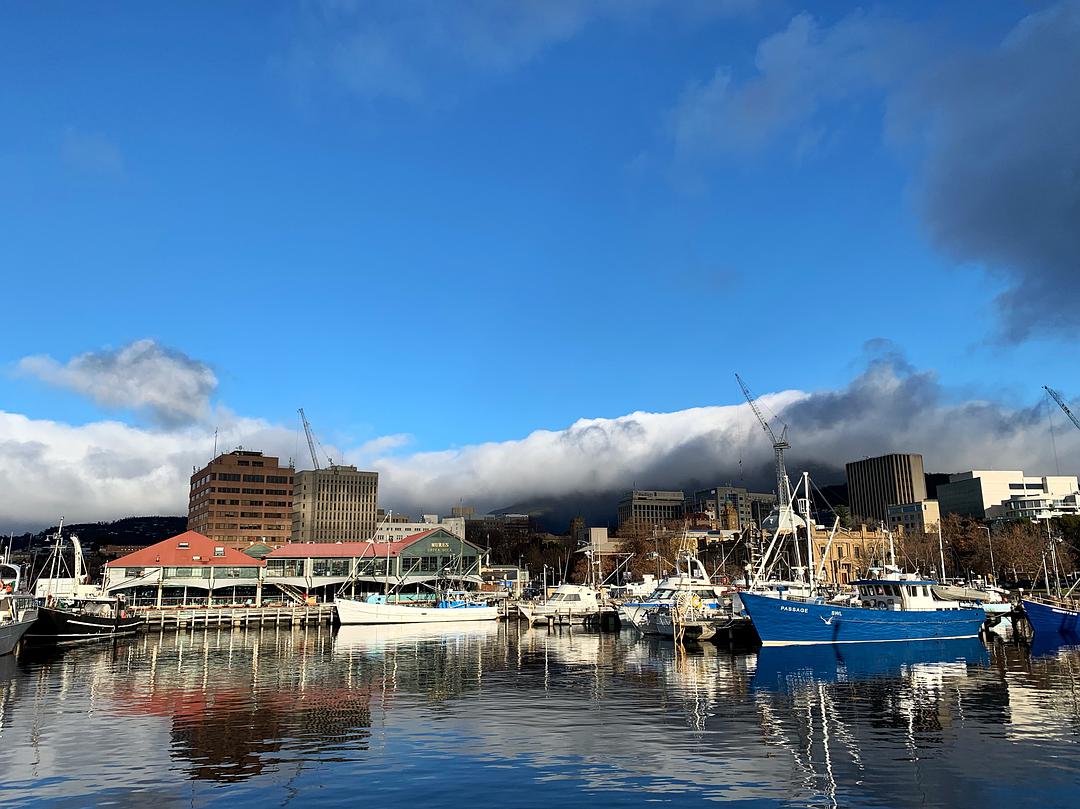 塔斯马尼亚心形小岛,降落西沙群岛