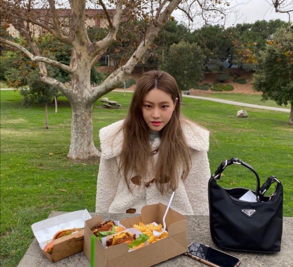 get一个小技巧秋冬穿的不再臃肿,冬天这么穿又甜又酷简直美翻