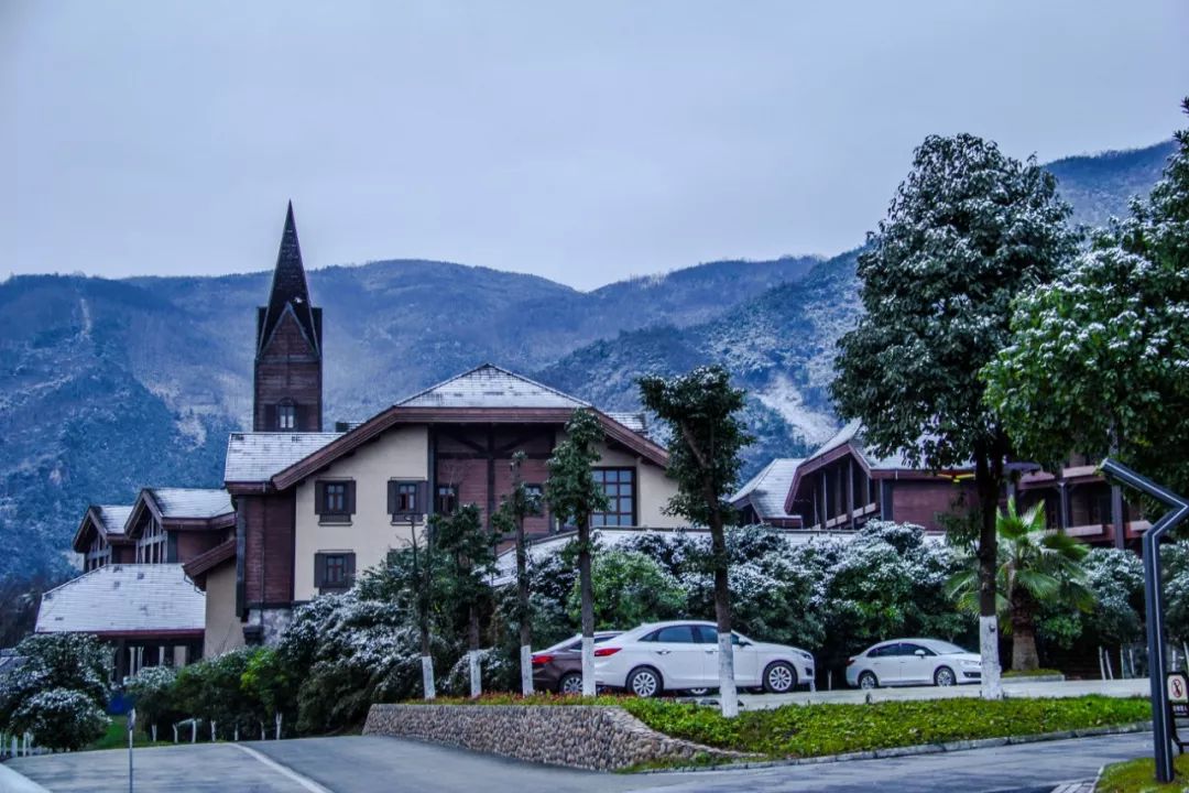 成都市内泡汤温泉第一名,成都周边温泉谷