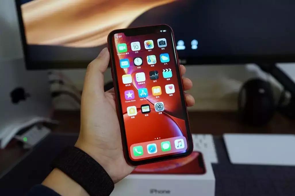 iphonexr和iphone8p哪个大,iphonexr玩游戏和iphone8p哪个好