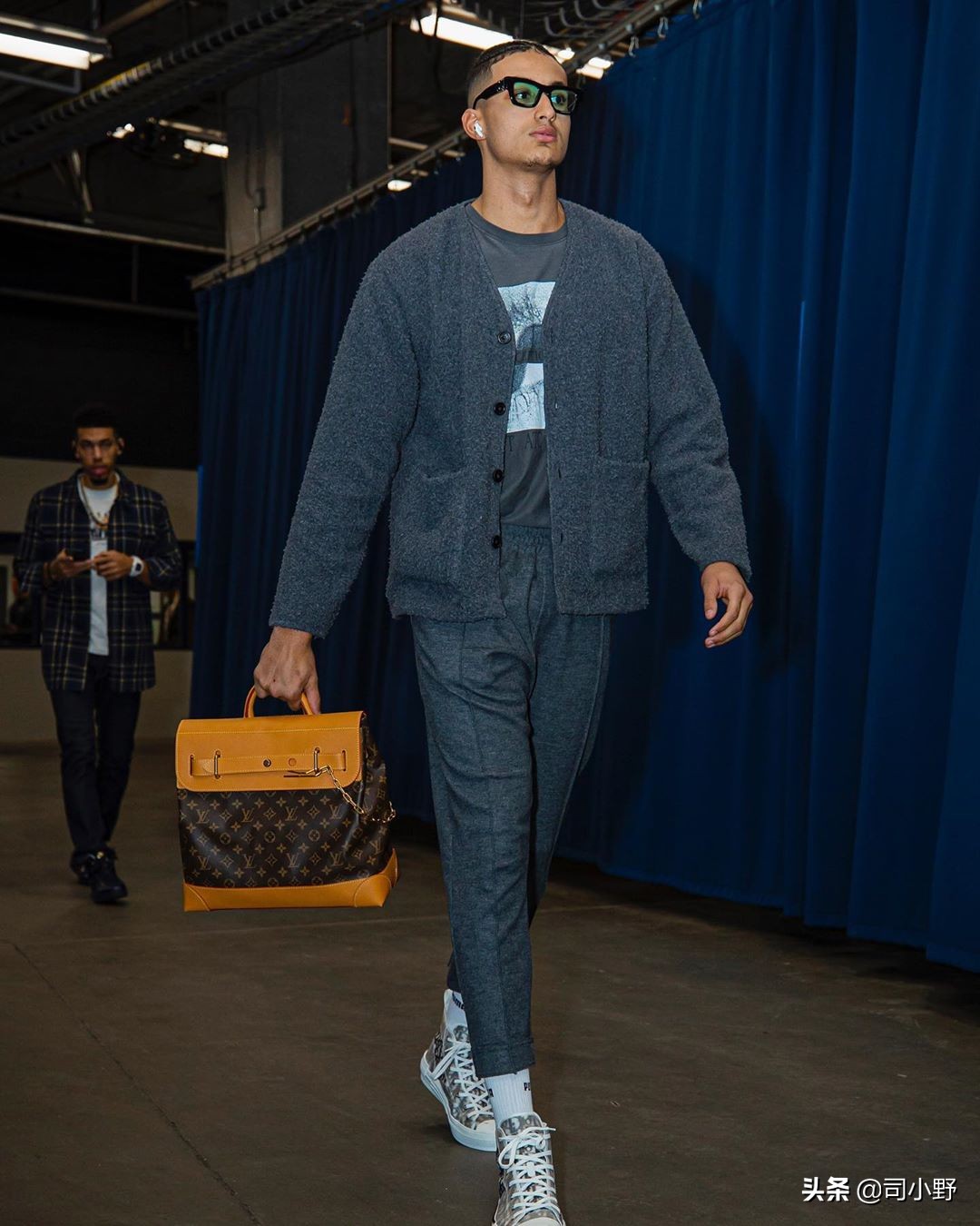 nba球星用的鞋包,nba球星同款邮差包