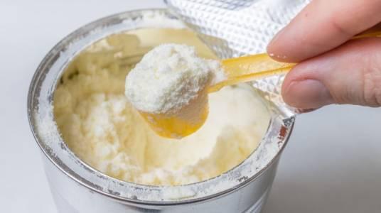 6个月宝宝喝奶粉是1段还是2段,6个月宝宝喝1段奶粉好还是2段好