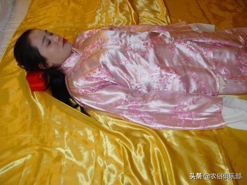 中国农村老人去世后的风俗,关于农村老人去世的风俗