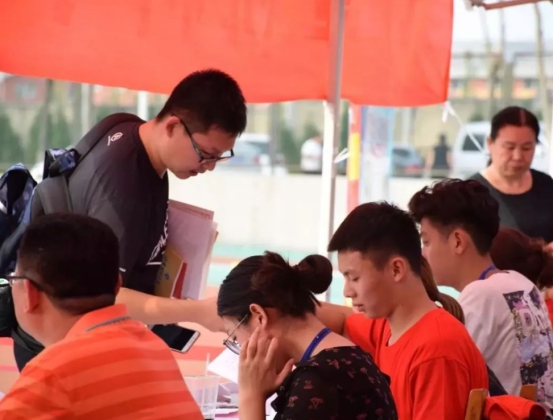 学生到外地读书要暂住证吗,学生到外地上学需要开什么证明吗