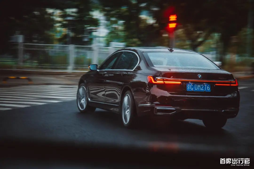 一台宝马740,一辆宝马740
