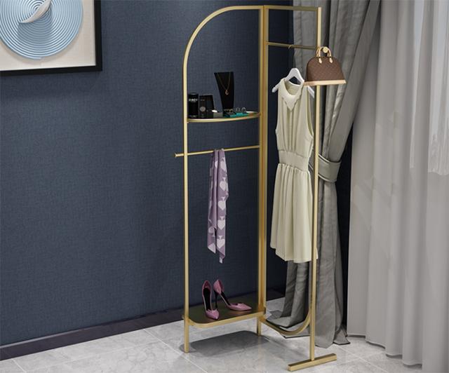 如何整理凌乱的挂衣架,收纳衣服结实又耐用的简易衣架