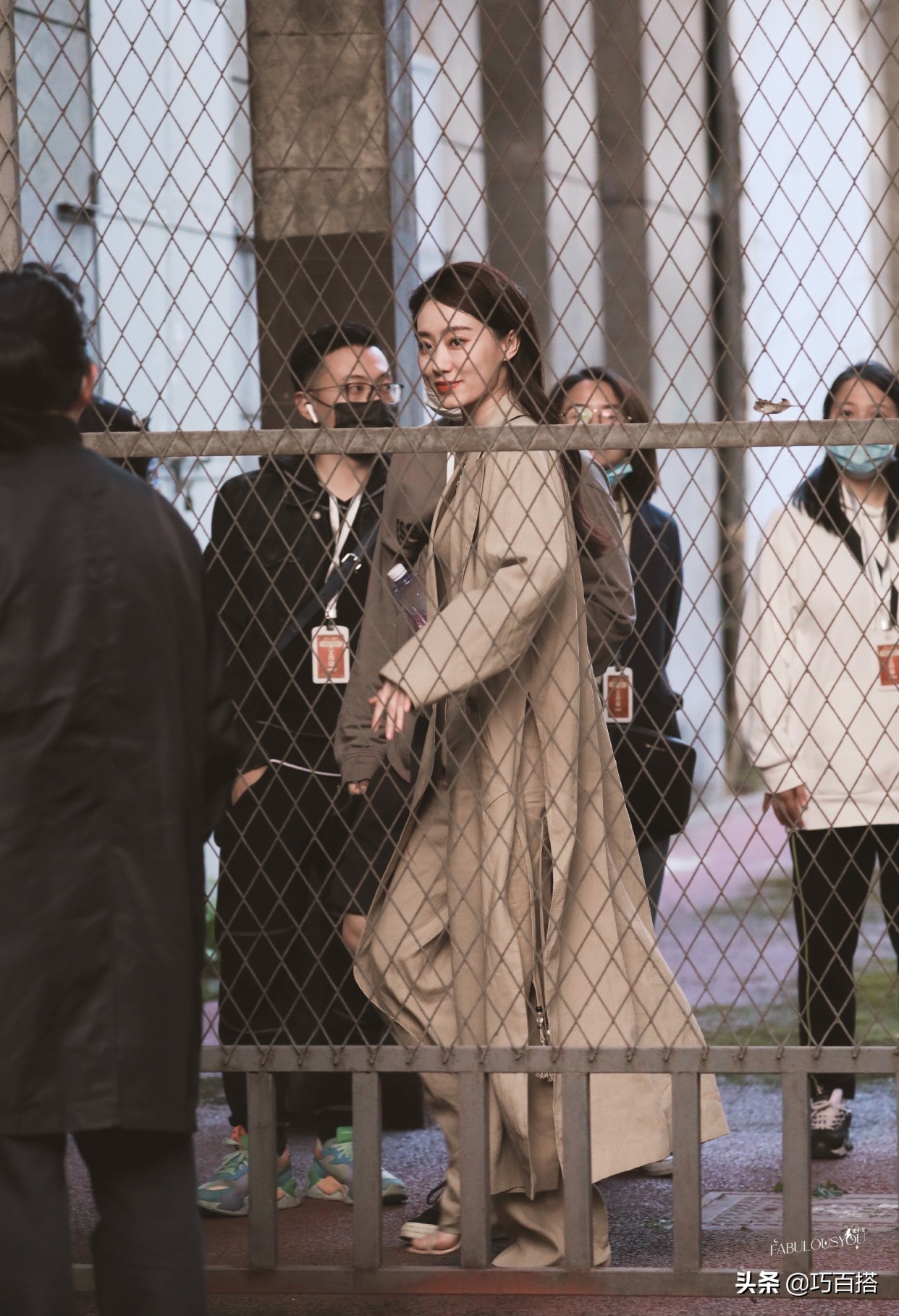 风衣是永不过时的时尚,选择一件适合自己的风衣