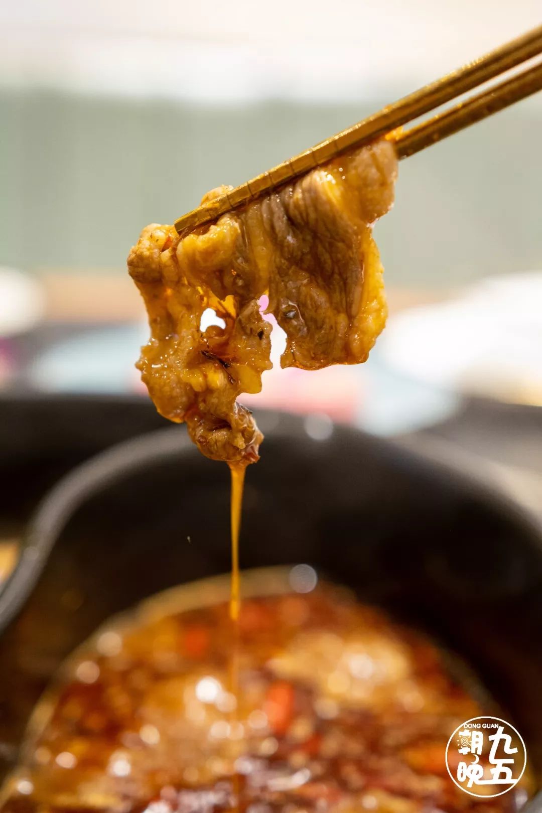 东莞首家火锅+烤肉一体涮就在万江家汇城，几百人排队等着吃