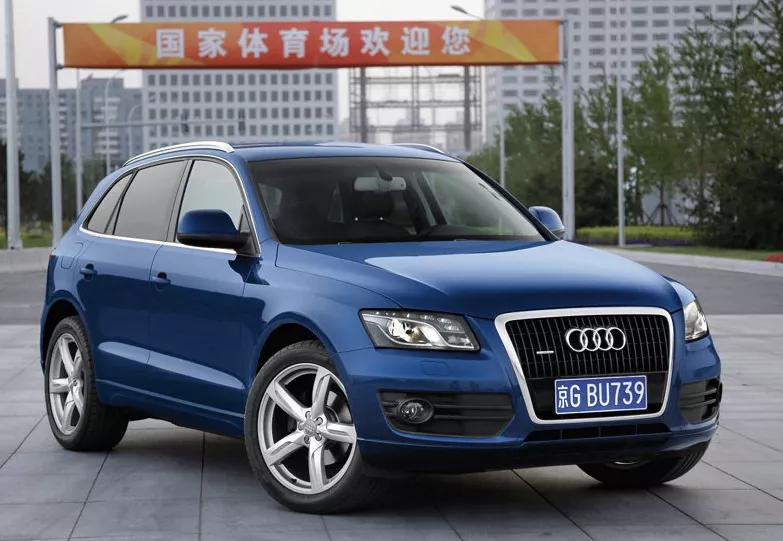 奥迪q5轿跑和奔驰glc,奥迪q5轿跑2022落地