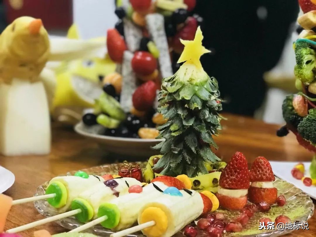公司圣诞这样过！广告人把水果玩出花~