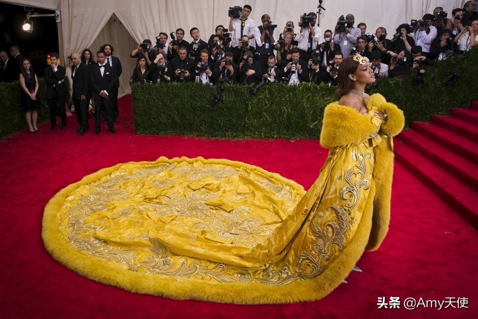 大都会艺术节4个标志性的时刻,来自蕾哈娜、戴安娜王妃等