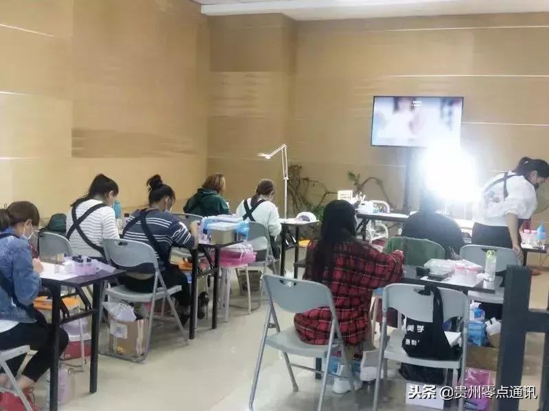 学美容化妆美甲纹绣在哪学,去哪学化妆学美甲