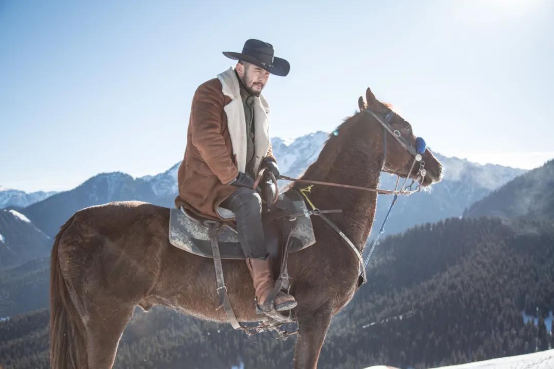 最适合改装的越野房车,三个90后开民宿