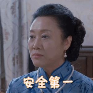 「理论」顾客皮肤、头发沾上胶水怎么办?