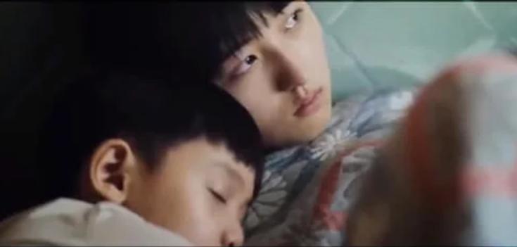 相差7岁姐弟俩的日常生活,姐弟日常相差10岁的姐弟俩