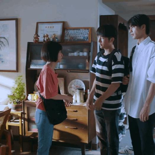 谭松韵卑微求爱完整视频,谭松韵卑微求爱视频