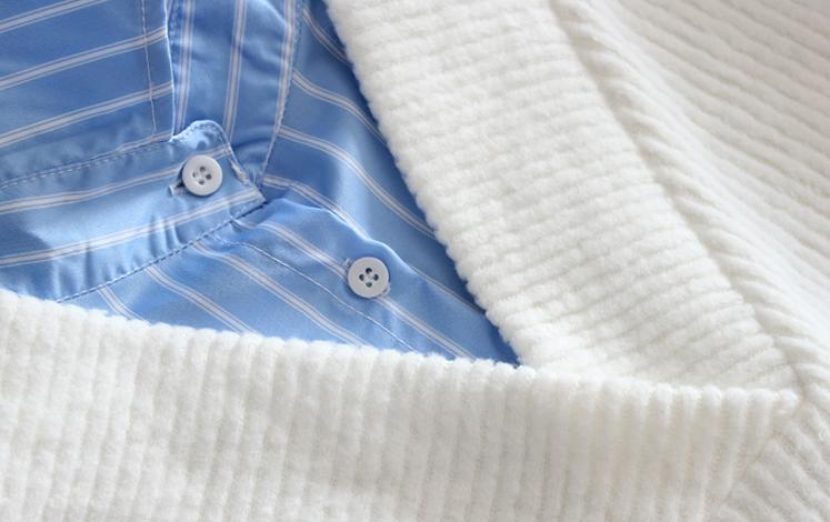 刘涛同款条纹衬衫V领毛衣假两件！彰显女人精炼贵气的独特魅力