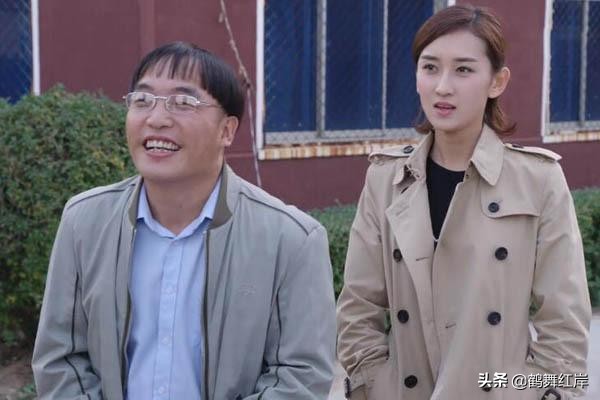 乡爱5众人制服谢广坤,乡村爱情谢广坤掉粪坑后开会后续