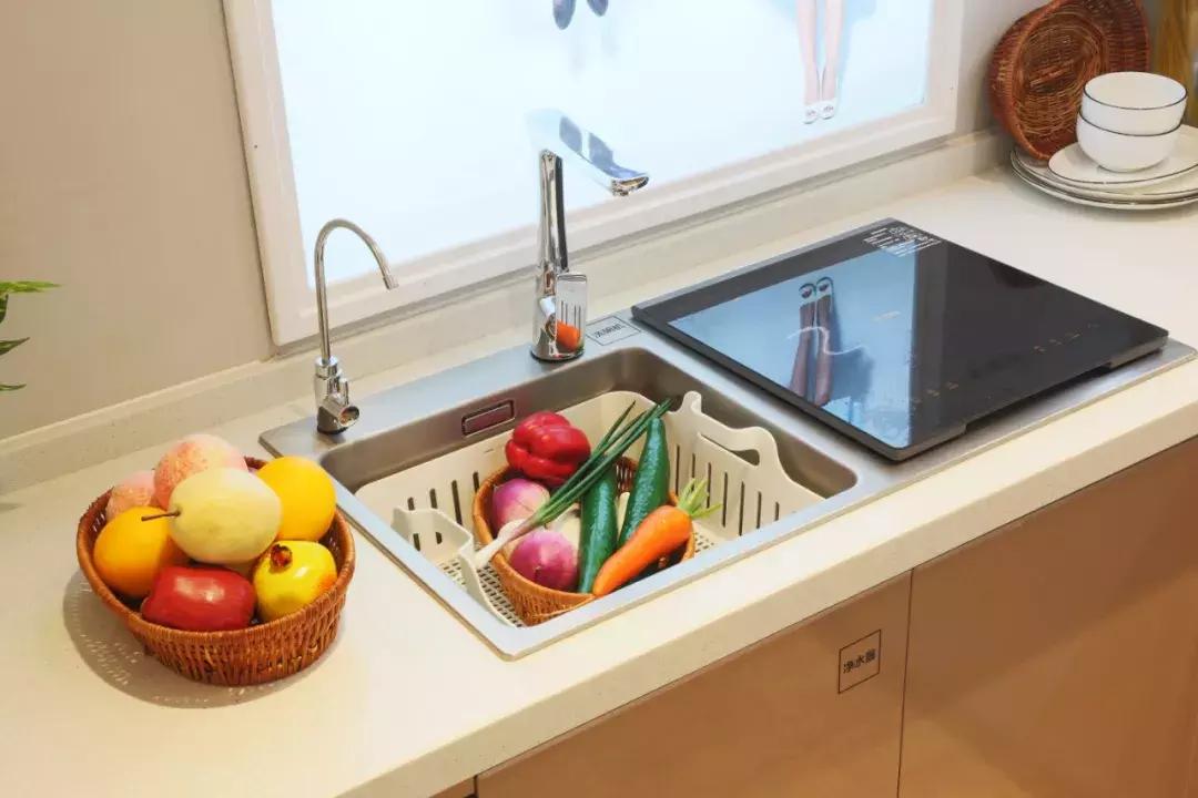 厨房要装洗碗机跟师傅说什么,洗碗机实用吗该如何挑选洗碗机