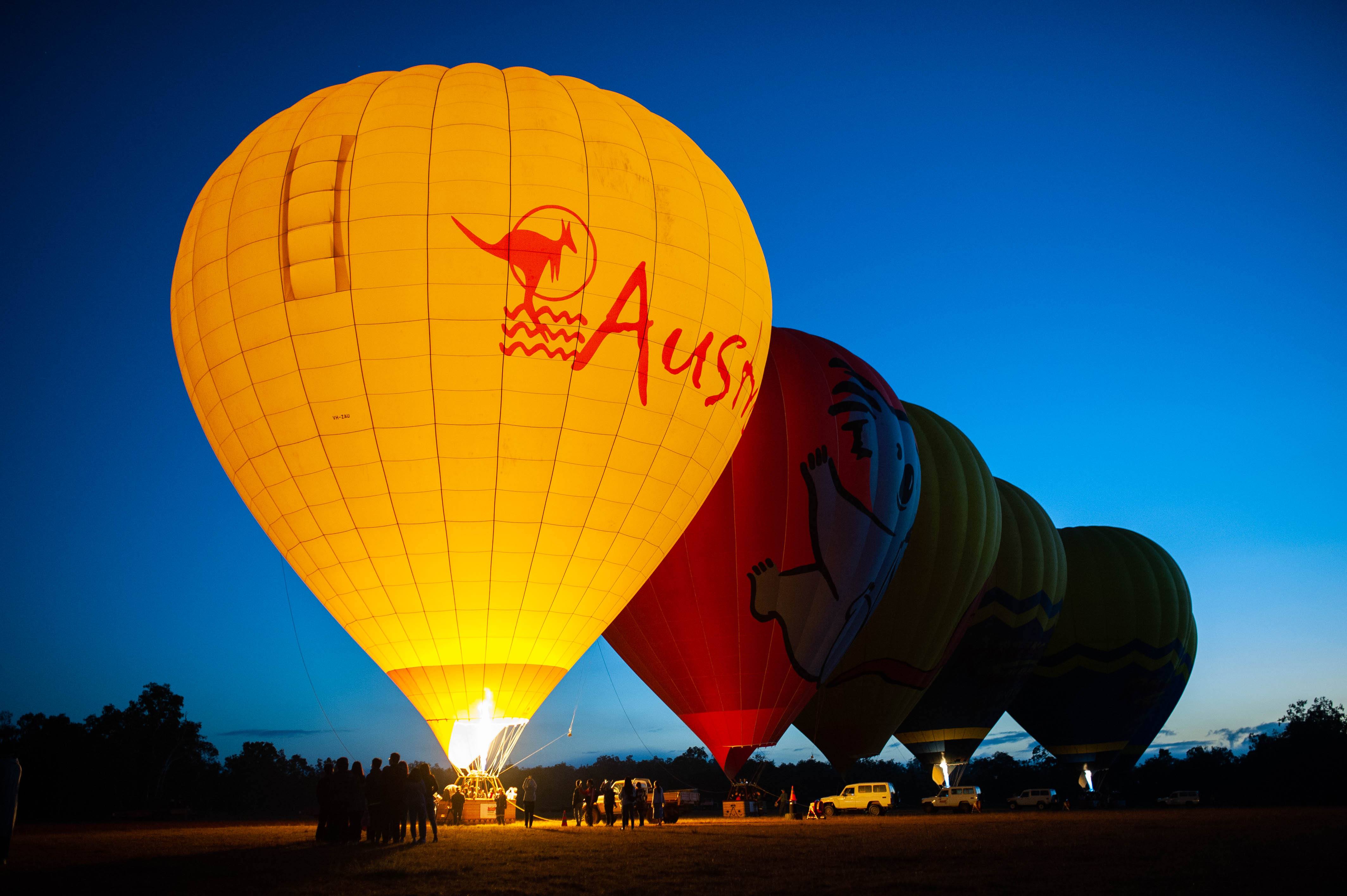 跟着《我们是真正的朋友》,一起来一场横跨全世界的热气球之旅!