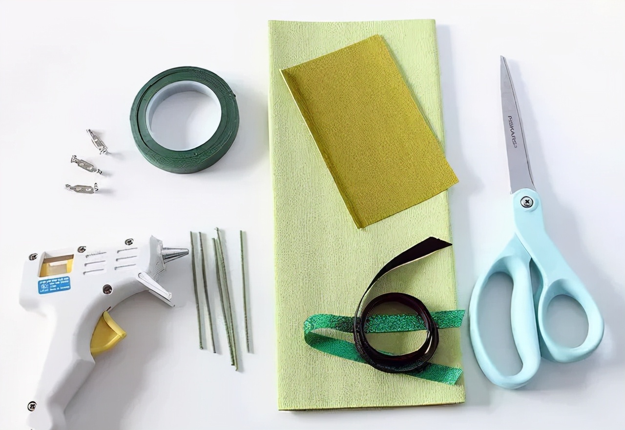 皱纹纸diy手工花朵,手工制作皱纹纸立体花