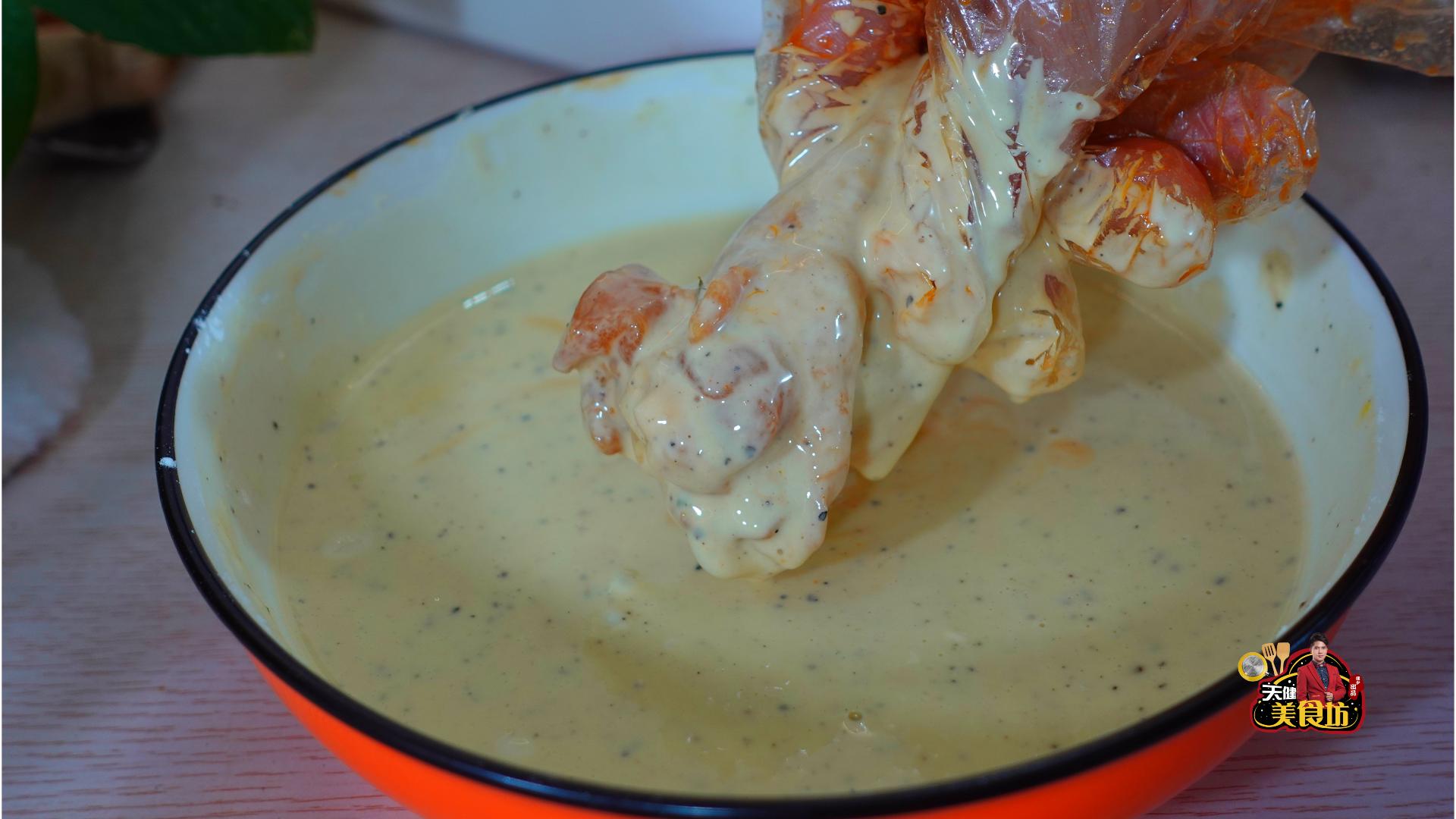 为什么外面卖的烤鸡腿特别嫩,为什么外边买的炸鸡腿有奶味