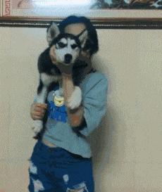 太有意思了，女朋友不屑一顾的表情很到位