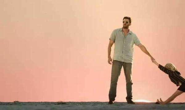 情侣最舒服的关系不是秒回,抖音情侣间最舒服的相处方式语录