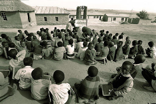 你眼中的非洲很穷吗？本土人告诉你：每顿除大白菜外，只剩下黄金