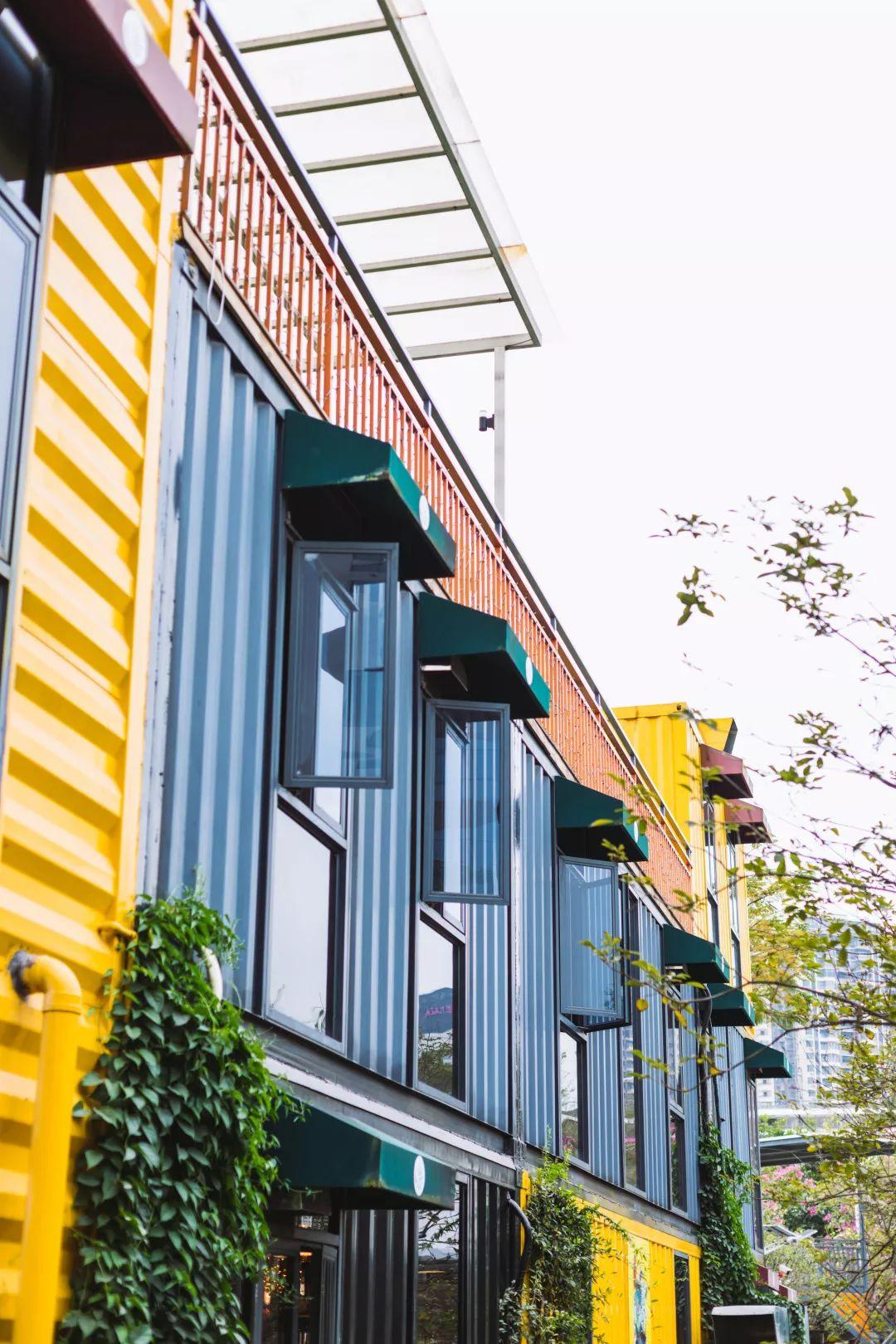 13000㎡运动餐厅，包足球场，打卡网红玻璃屋，集装箱，涂鸦楼梯