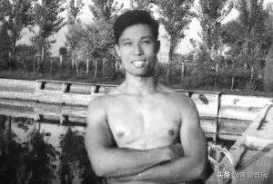 钟南山英雄人物介绍,钟南山英雄介绍