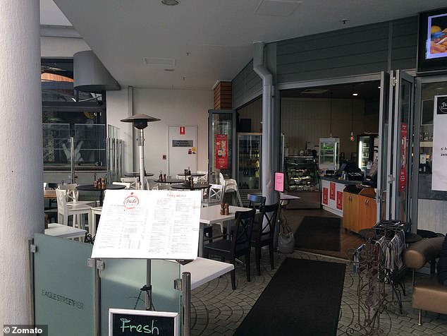 澳4星华人餐厅被查，遍地蟑螂屎遭罚2万美金降0星，老板关店回国