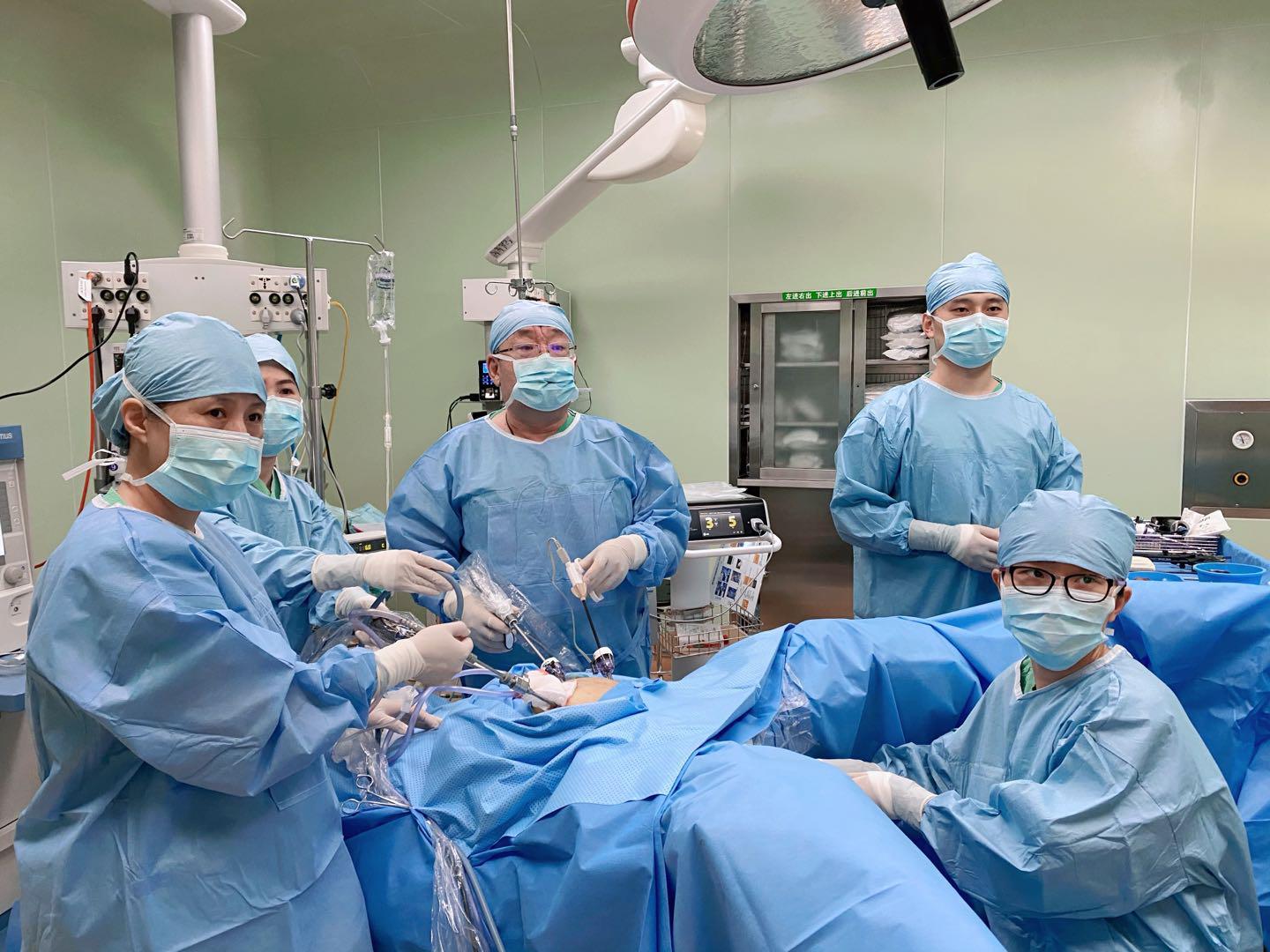 医大二院妇产科专家利用孕前腹腔镜下宫颈内口环扎术圆患者母亲梦