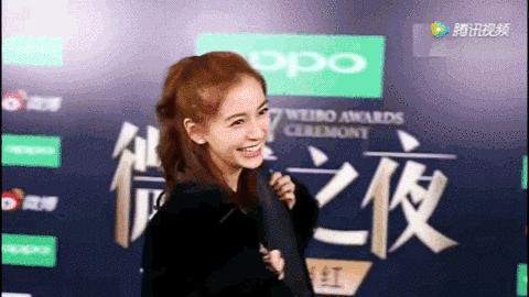 李佳琦翻车不断，直播间对杨幂开黄腔：吃果冻要*活口**好才行？