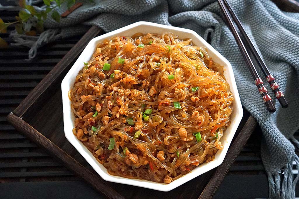 大厨炒薯粉条的做法,粉条怎样做才好吃不粘锅